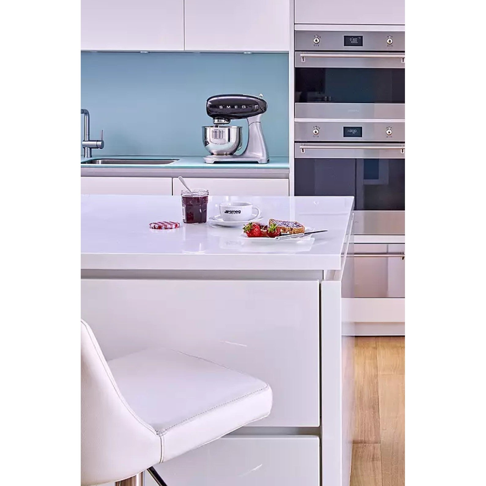 SmegClassicStainlessSteelOven_MicrowaveandWarmingDrawer.jpg